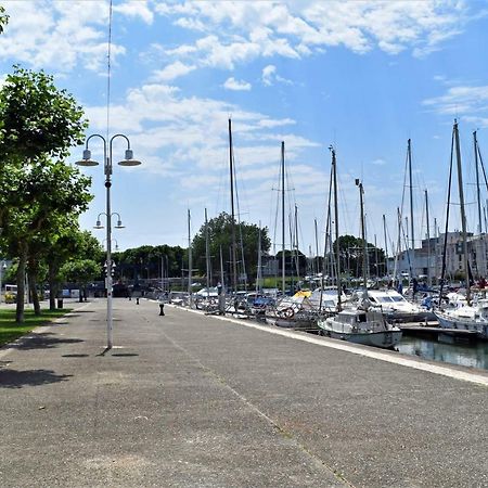 Port De Plaisance Apartment Rochefort  Luaran gambar