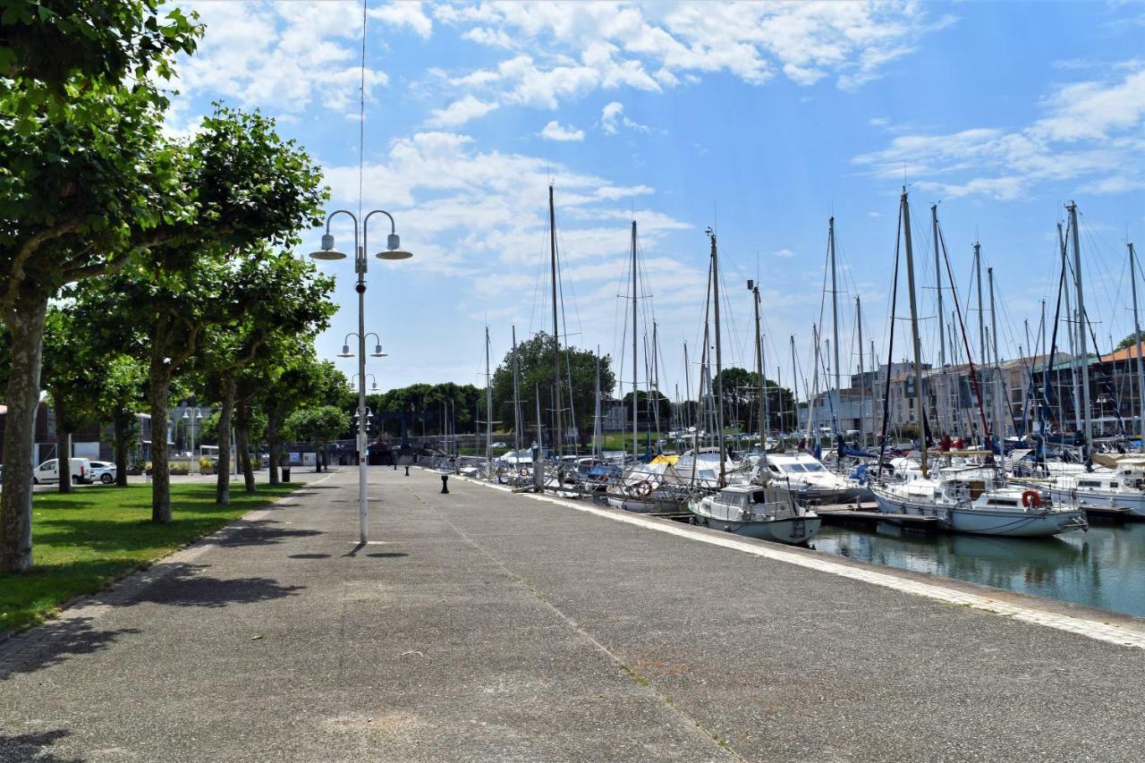 Port De Plaisance Apartment Rochefort  Luaran gambar